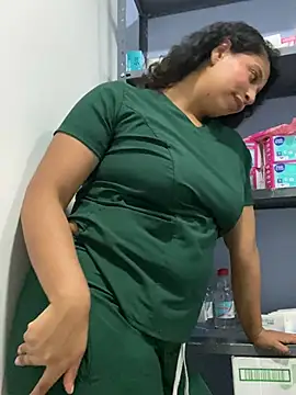 Chloefixxx - let us lick that tits