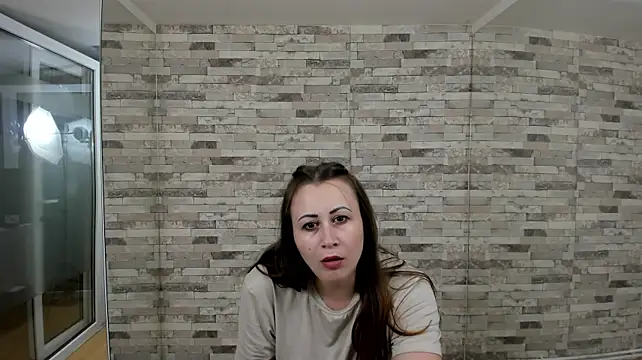 Aryanette - play pussy and twerk