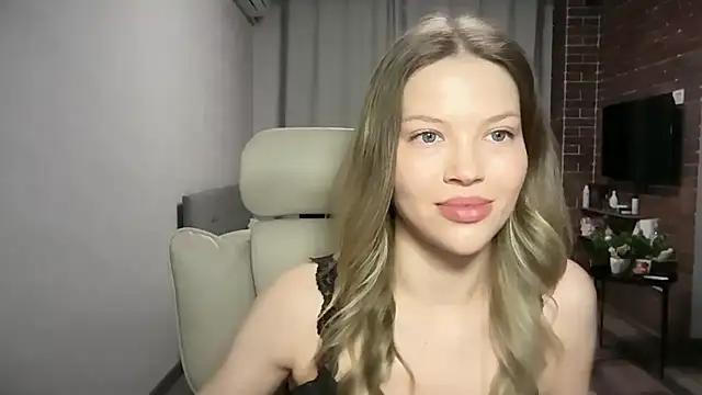 EmmyMills - Topless💜