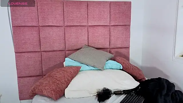 Meganisperfect69 - PLAY PUSSY