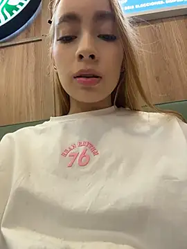 Isabella-gaviria - FUCK MY PUSSY IN MENS BATHROOM + CREAM🥵
