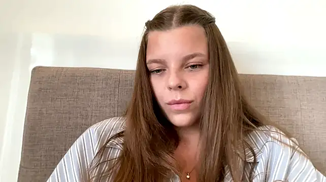 AmieLendor - Video fucking my pussy with dildo in PM