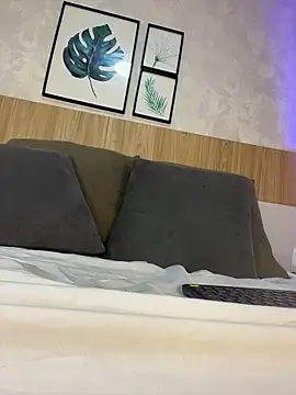 Kylie_Heaven - Fingering my pussy back view
