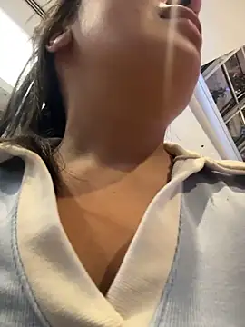 Honeyboo_ - I suck my friend's boobs