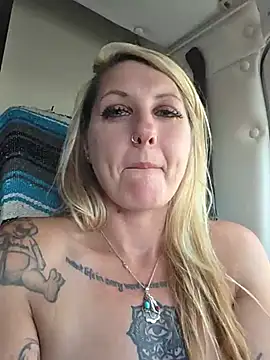 SheIsSomething - Squirt naked in public bathroom DOOR UNL