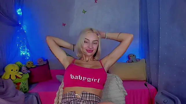 YourLizzyDoll - stay topless 2 min
