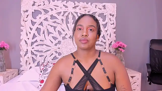 Kiarawilliams_ - OIL UP ASSCHEEKS