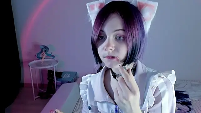 Hikkacat - 🍓 meow meow kitty pose (◕‿◕)♡ 🍓
