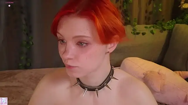 Moonlight_Mia - making my butt red