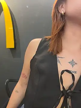Sophie_valencia - DOMI INSIDE PUSSY DEEP IN PUBLIC +CUM