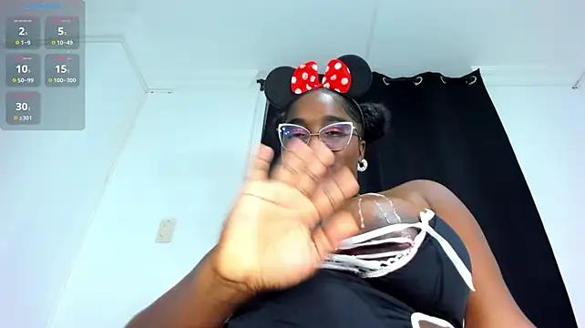 YHENDELYN_STONE - Tittiejob with saliva on big ttis
