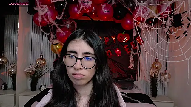 LenaRoses - show pussy+oil body