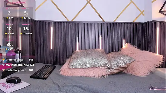 MeganNightt - Switch to thicker toy😈🔥🍑