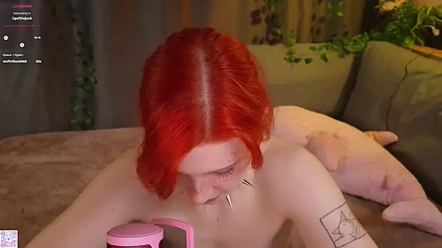 Moonlight_Mia - drooling tit show