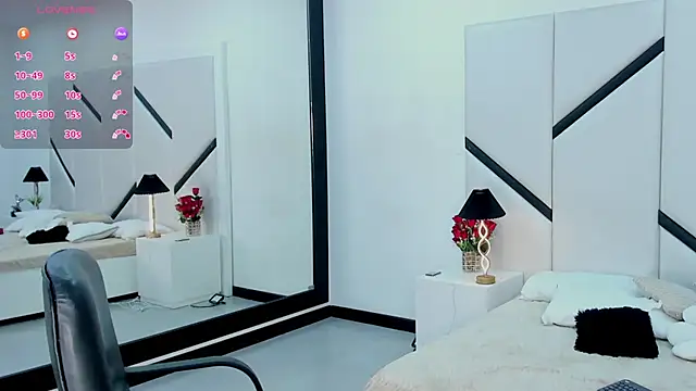 RebeccaWalton - Oil in my tits and massage