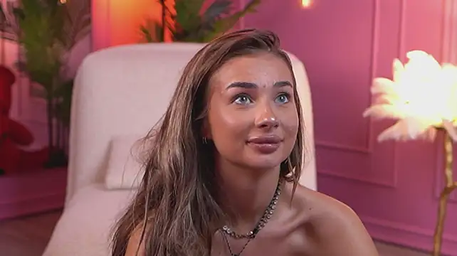 LeylaBunny - Slip a finger inside my pussy