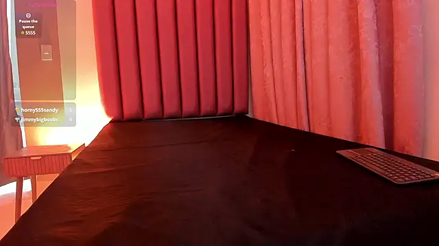 NiaCrawfordd - Put hot candle wags on my body !!