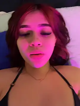 Lily_Woodz - naked + oil all over the body 🥰