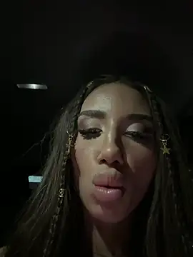 BlueEyes_BB - Show boobs to a stranger