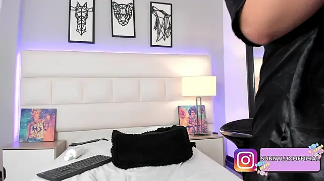 SunnyLuxxx - FUCK WITH MY BIG DILDO