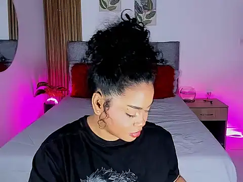 Bonnylu - oil on big tits + spanking my ass x5