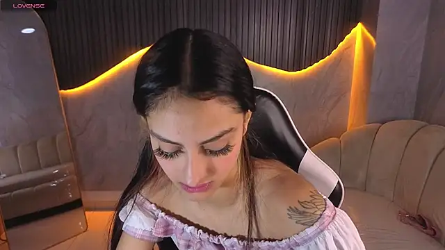 Tifany_Tx - 🎯Slide your hand inside her panties