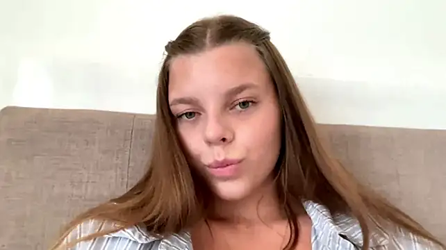 AmieLendor - Video fucking my pussy with dildo in PM