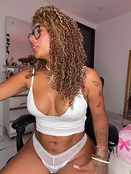 Stormyy_ - QUIT MY SHORT AND FINGERS IN MY PUSSY