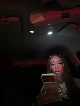 BlueEyes_BB - Show boobs to a stranger