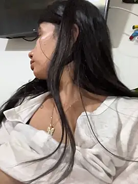 Isabella__naugthy - ice on my nipples for 15 seconds