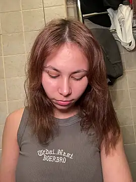 MilkKiss - Squeezing my boobs by lifting top