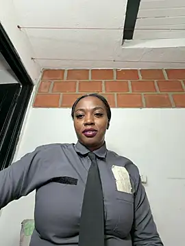 CiaraEbony - ♥ naked and squirt in the office♥
