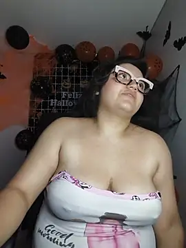 JuliSweet - Play boobs