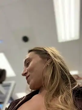 Lunagirl13 - Panties off rest of the night 😻😈🤭😋