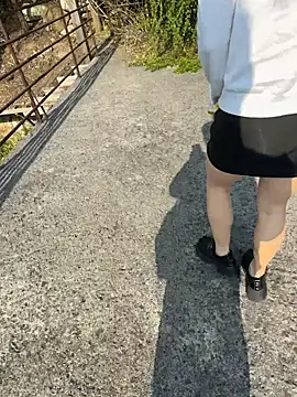 Zqyaini - 户外被疯狂舔穴喷水 刺激超紧逼逼无套中出 颜射 练习喷水满50人吞下精子