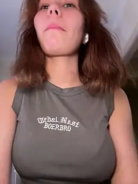 MilkKiss - Squeezing my boobs by lifting top