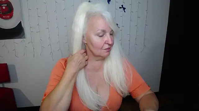 BlondyLeeBest - gold earrings