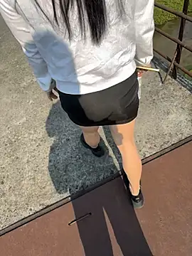 Zqyaini - 户外被疯狂舔穴喷水 刺激超紧逼逼无套中出 颜射 练习喷水满50人吞下精子