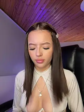 Sofia18_pinkk - Show nipples🥺
