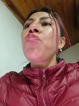 Tatianabelli - Caress your legs under the table