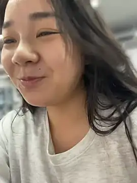 Luna-girl - 坐男人腿上问他有没有反应