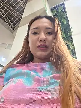 Blushing_Katy - BRA OFF IN MALL