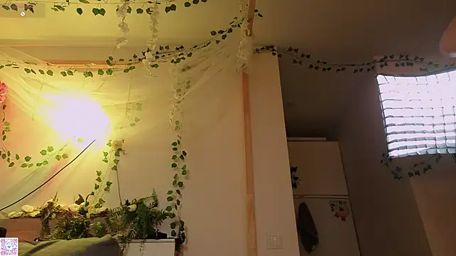 Moonlight_Mia - drooling tit show