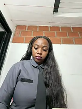 CiaraEbony - ♥ naked and squirt in the office♥