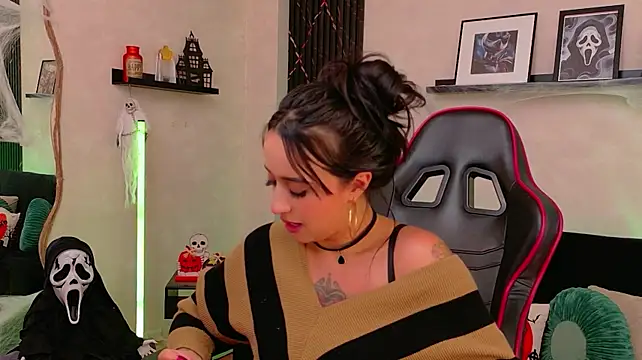 EmmyEvans1 - one more song?