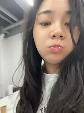 Luna-girl - 坐男人腿上问他有没有反应