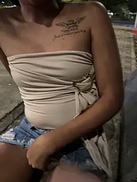 Broken_Latina_Whores_JE - Show tits 🥰
