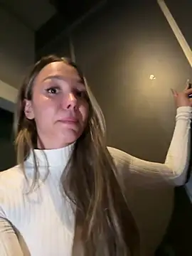 Barbiehumpxxx - Show tits & go out from cabin in man🚽😨