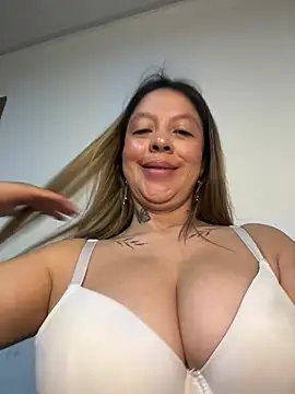 Bruja_lu - naked and oil