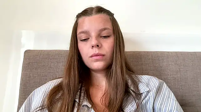 AmieLendor - Video fucking my pussy with dildo in PM